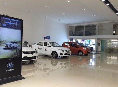 4S店無視新規(guī),店員:交3000塊錢現(xiàn)金,就能讓您立馬提上車!